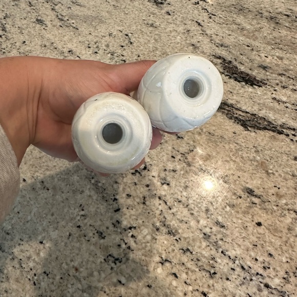 White Ceramic Pineapple Salt and Pepper Shakers - Picture 3 of 3